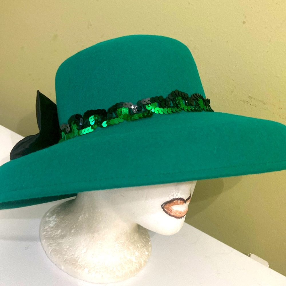 Beautiful Vintage Emerald Church/Dress Hat by Tracy & David N Y.